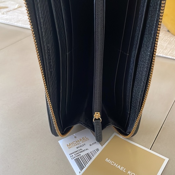 NWT Michael Kors Black Leather Wallet - Picture 6 of 10